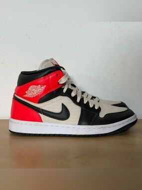 Nike Air Jordan 1 Mid SE Newsprint Sneakers DQ6078-100 Women’s Size 7.5